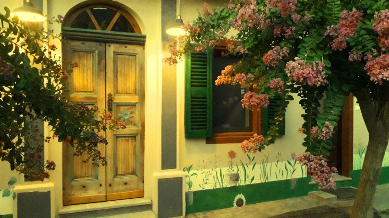 Pocoburro Ca' D'Arte Bed & Breakfast Montaldo Roero Exterior photo