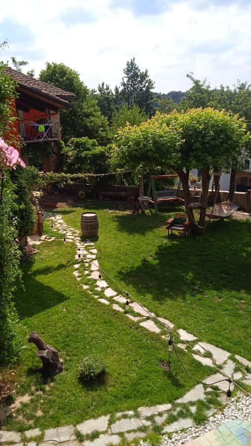 Pocoburro Ca' D'Arte Bed & Breakfast Montaldo Roero Exterior photo