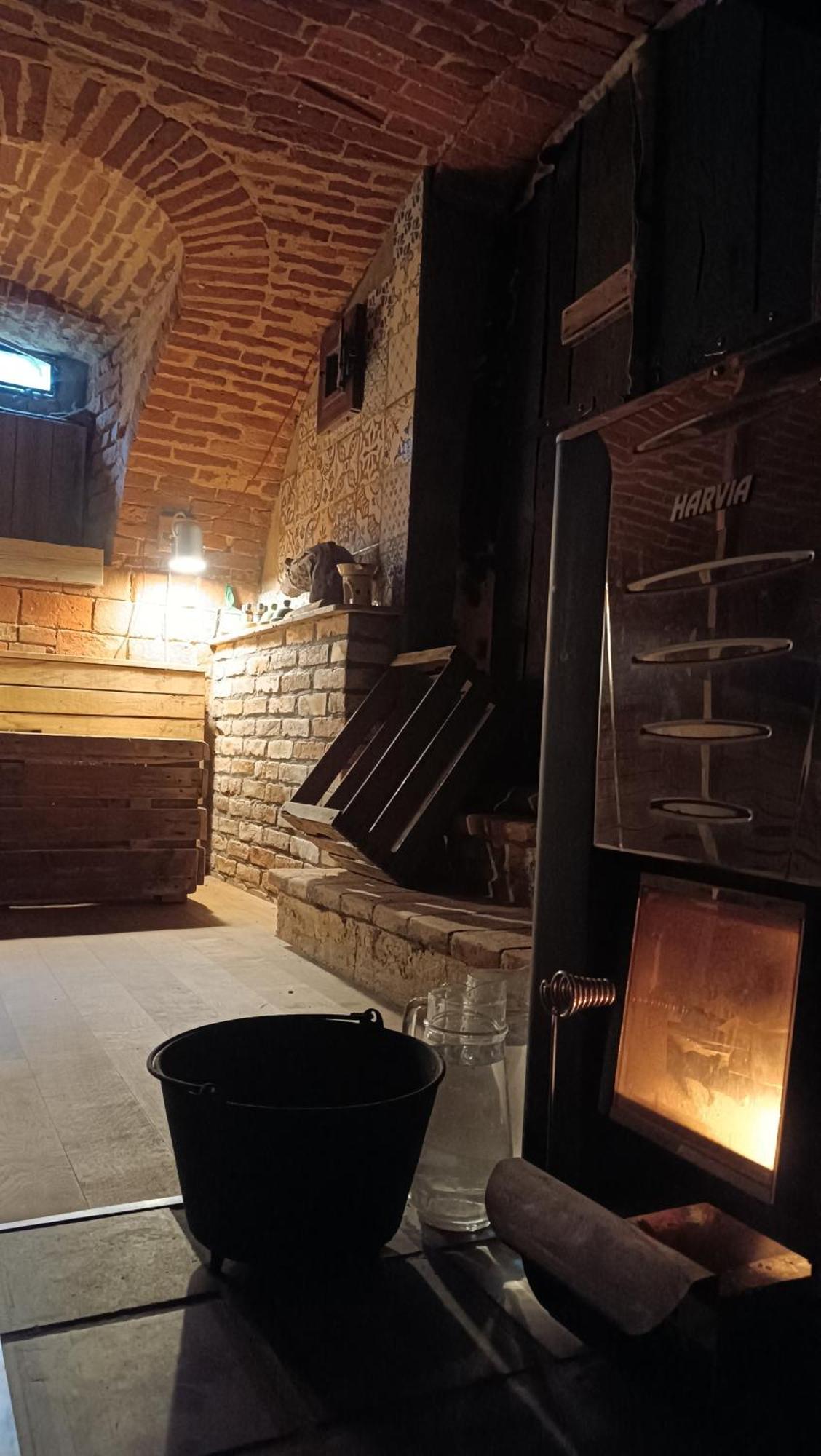 Pocoburro Ca' D'Arte Bed & Breakfast Montaldo Roero Exterior photo